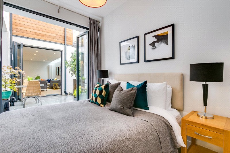 Greyhound Road, London, W6