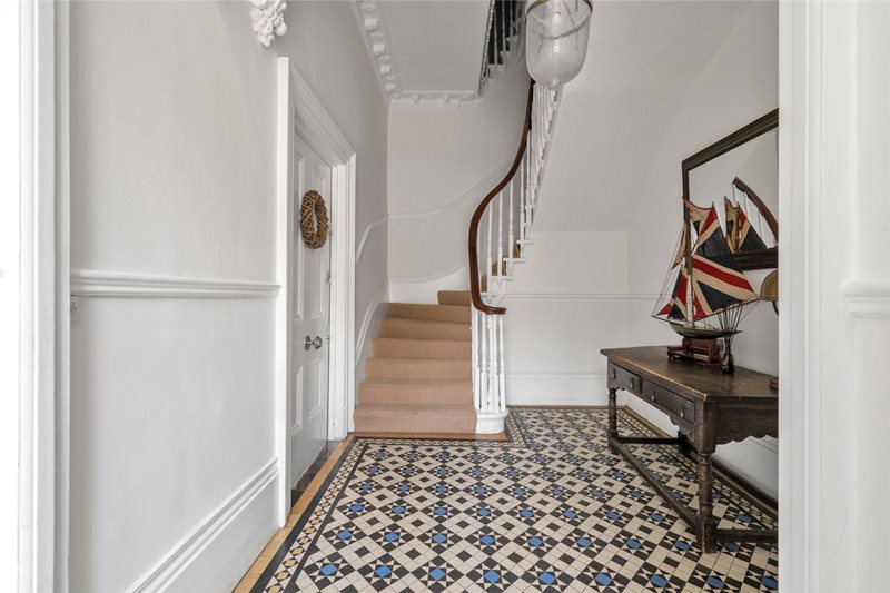 Sutherland Avenue, London, W9