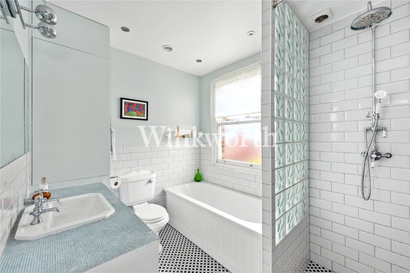 Leith Road, London, N22