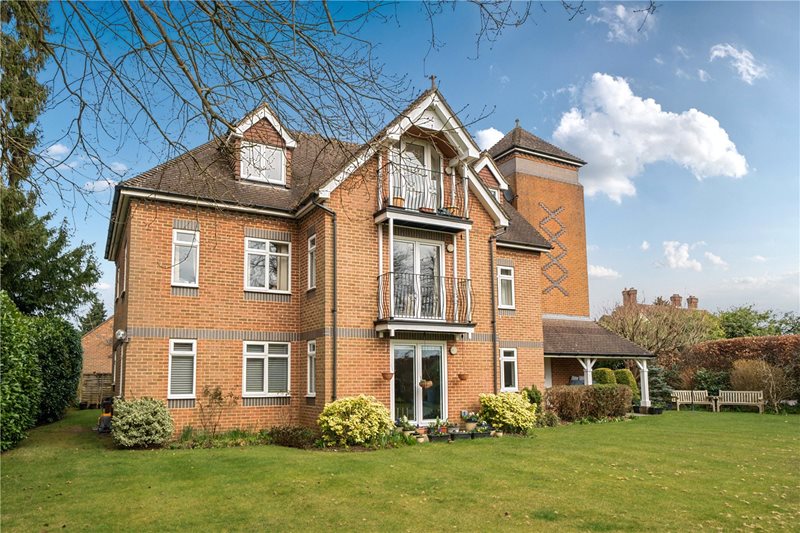 Swingate Road, Farnham, Surrey, GU9