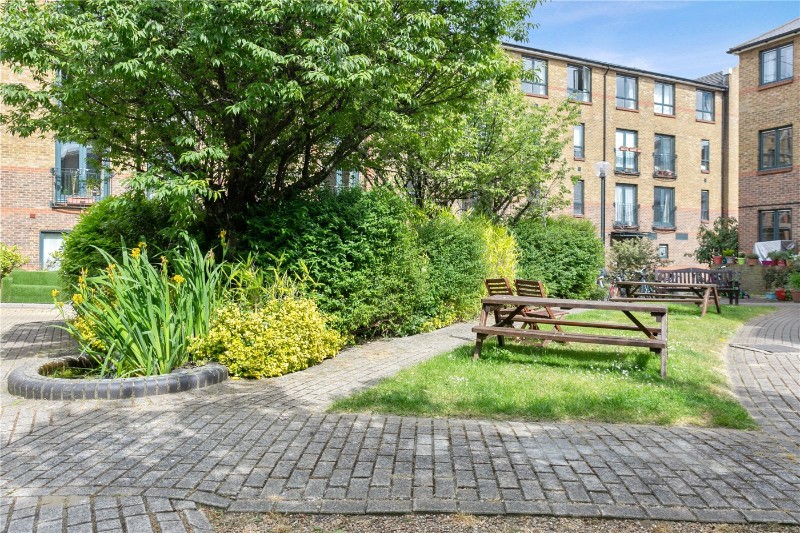 Kempton Court, 2 Durward Street, E1
