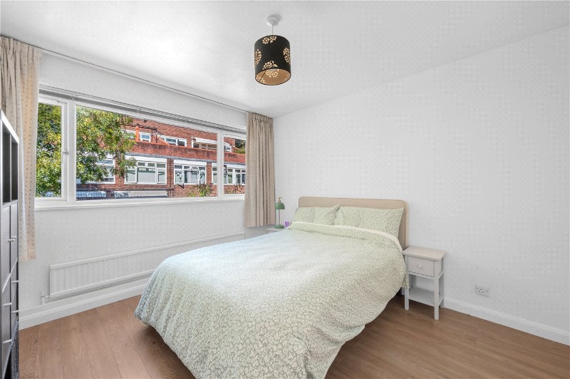 Queensmere Road, London, SW19