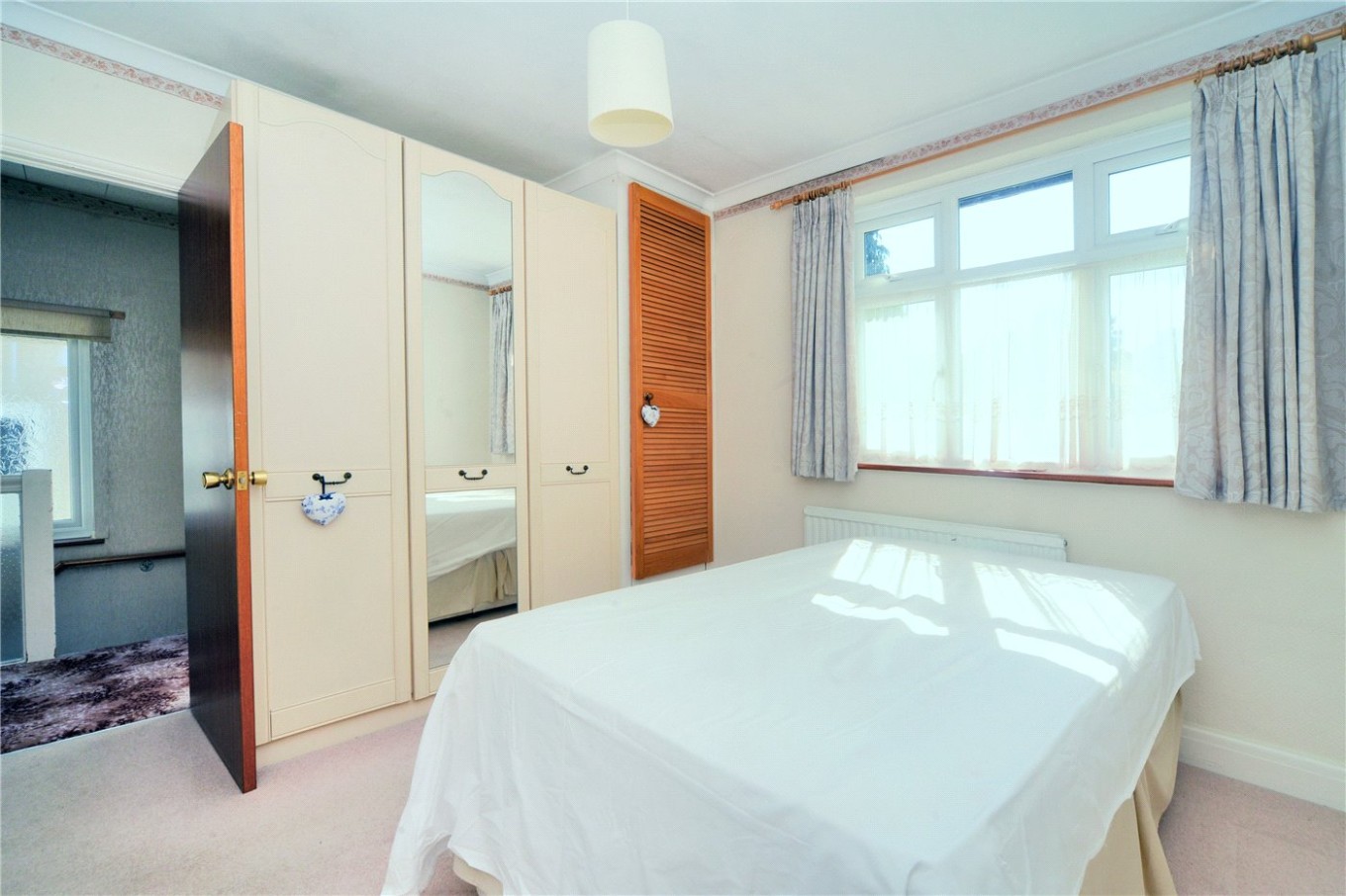 3 bedroom property for sale in Chipstead Way, Banstead, Surrey, SM7 (Ref BAN220190) £525,000