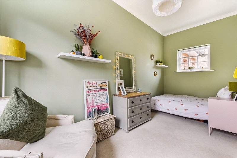 Alison Way, Winchester, Hampshire, SO22