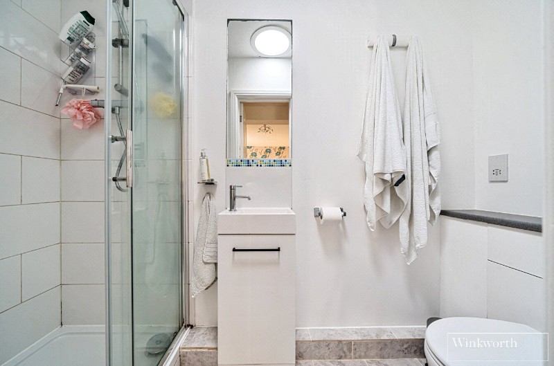 Waverley Road, Bagshot, Surrey, GU19