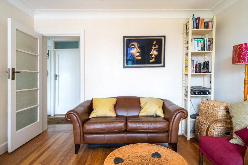 Leigham Avenue, London, SW16