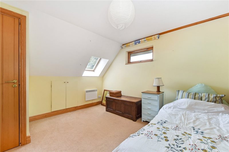 Woodbury Avenue, Petersfield, Hampshire, GU32