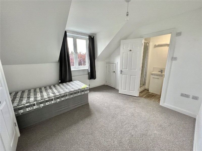 Ferns Mead, Farnham, Surrey, GU9