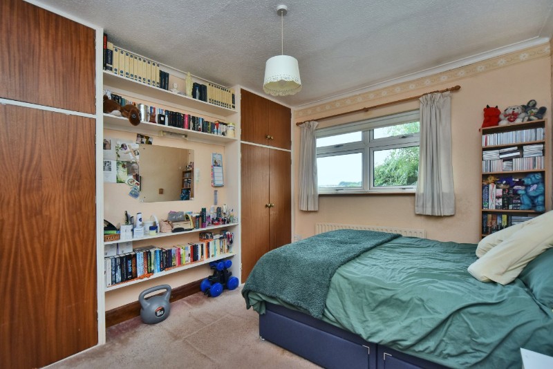 Moreton Road, Worcester Park, KT4