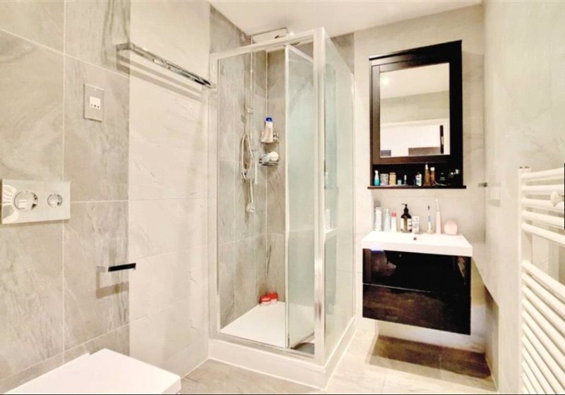 Western Gateway, London, E16
