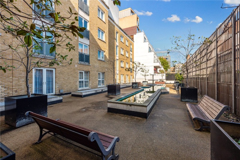Plumbers Row, London, E1