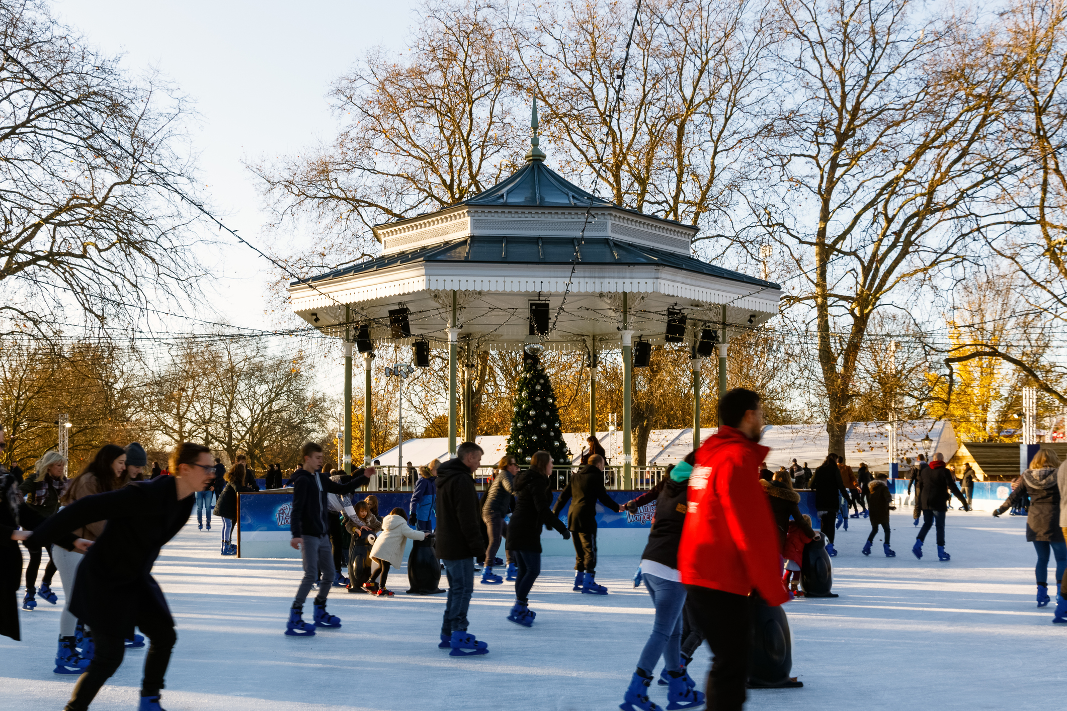 Ice-skating-hyde-park