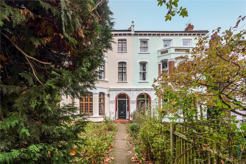 Grove Park, Camberwell, London, SE5