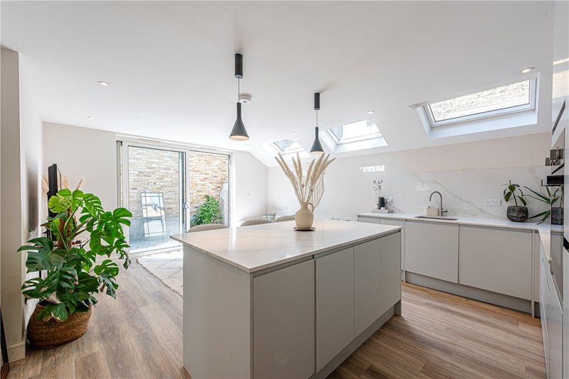 Purves Road, London, NW10