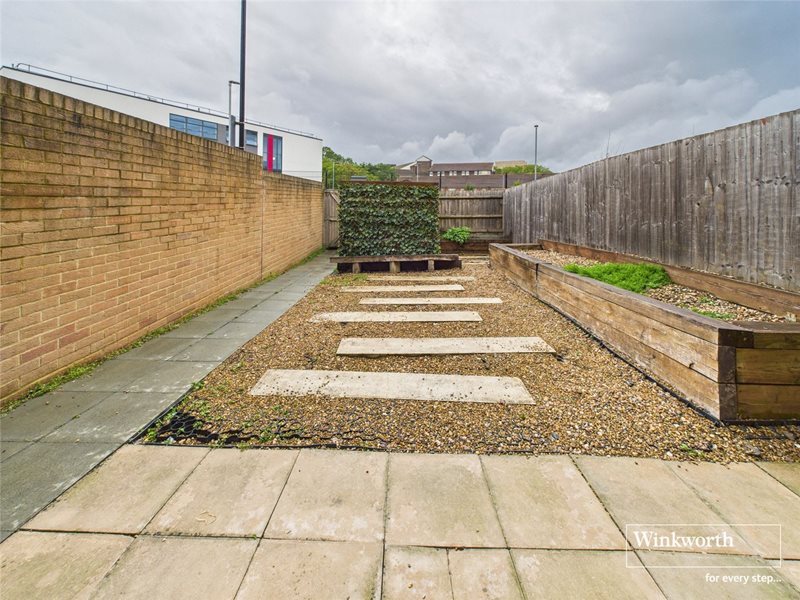 Edgecumbe Avenue, Colindale, NW9