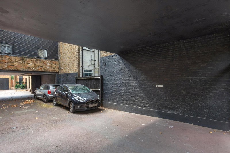 Lansdowne Way, London, SW8