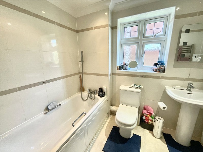 Stuart Road, Highcliffe, Christchurch, Dorset, BH23
