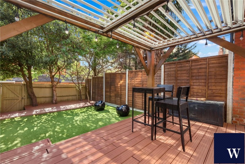 Honiton Gardens, Mill Hill East, London, NW7