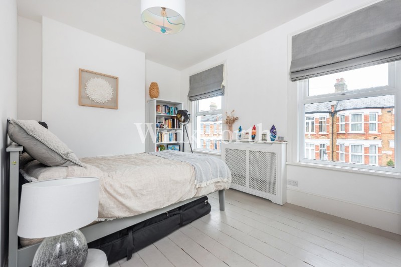 La Rose Lane, London, N15
