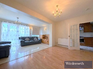 Kempton Avenue, Northolt, UB5