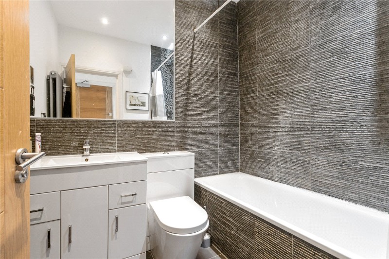 Manse Road, London, N16