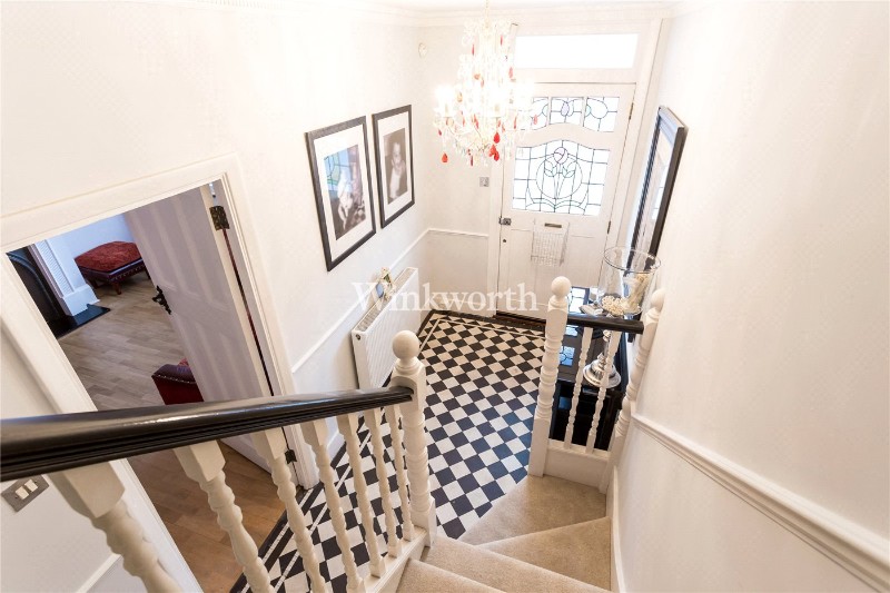 River Avenue, London, N13
