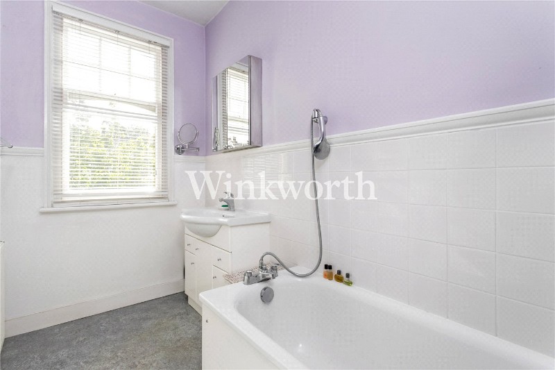 Lakeside Road, London, N13