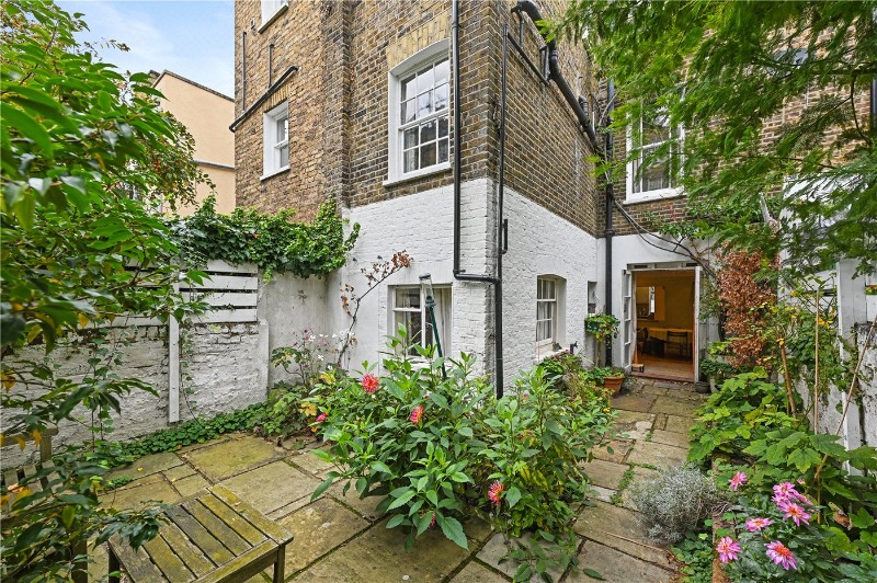 Cope Place, London, W8