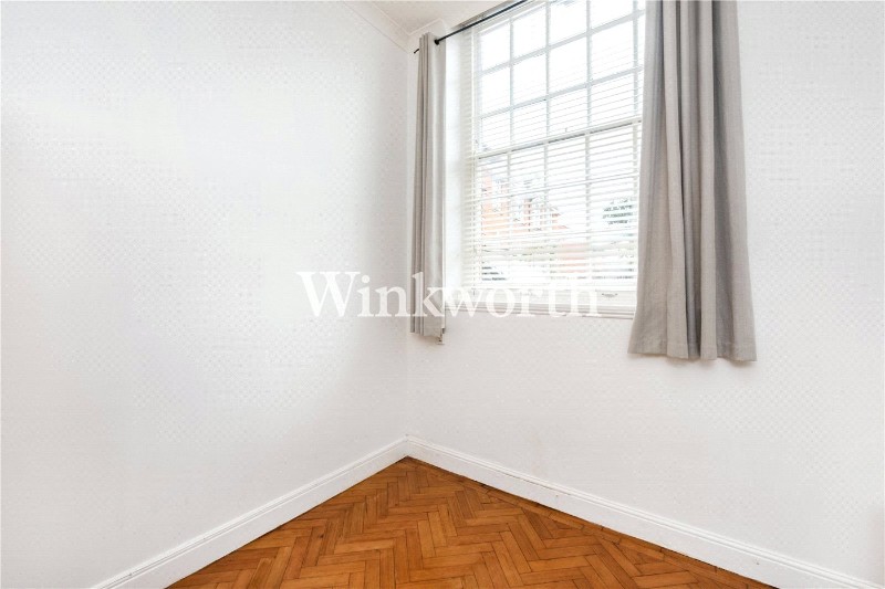 Crothall Close, London, N13