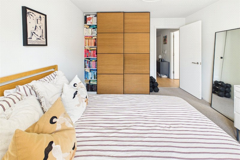 Knollys Road, London, SW16