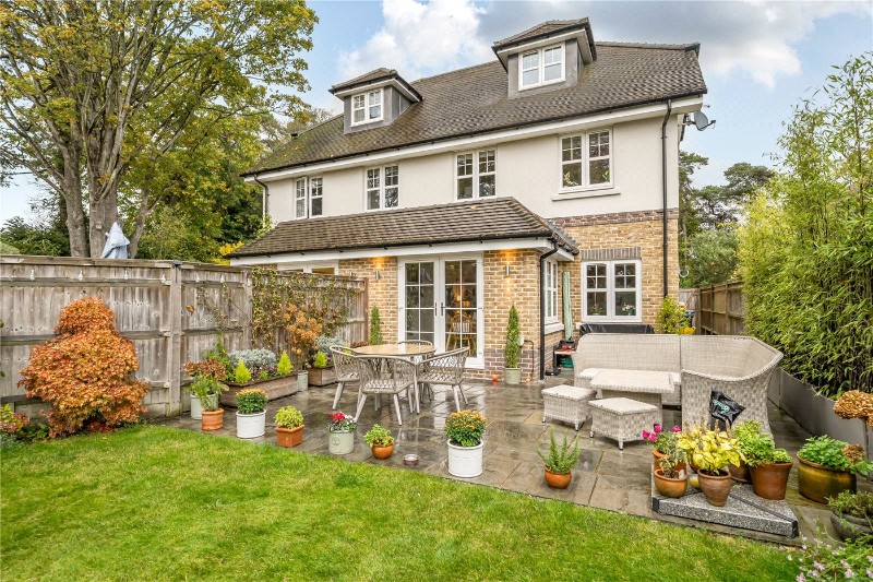 Nettlecombe Close, Farnham, Surrey, GU9