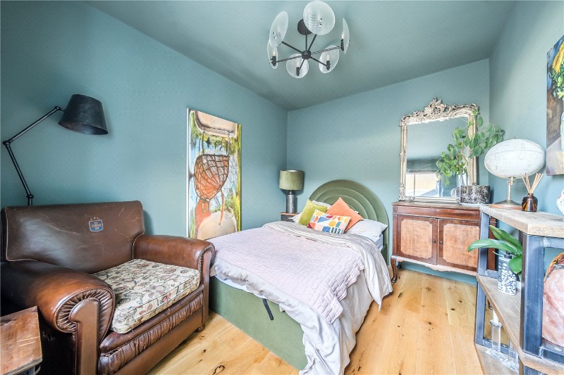 West End Grove, Farnham, Surrey, GU9