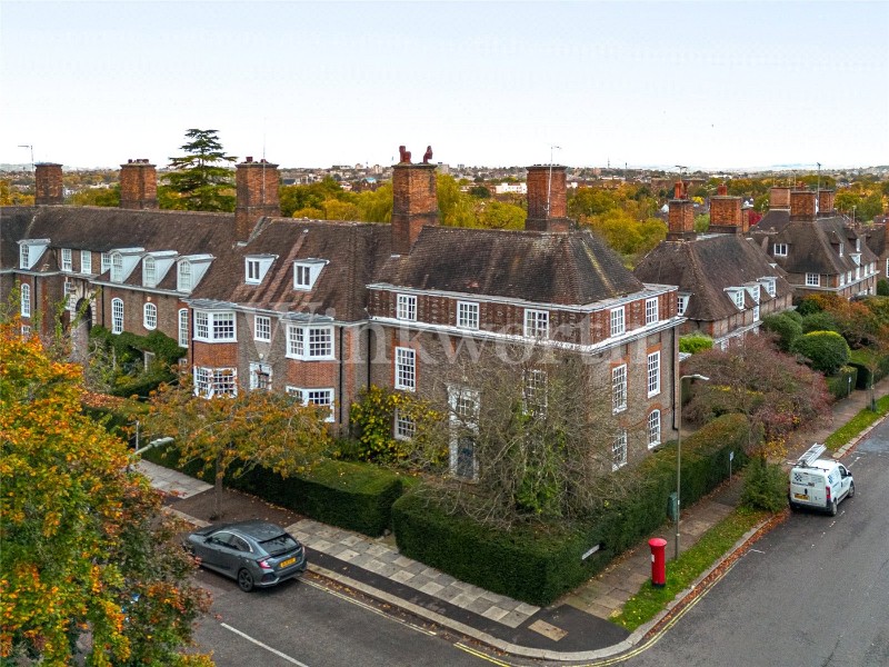 North Square, London, NW11