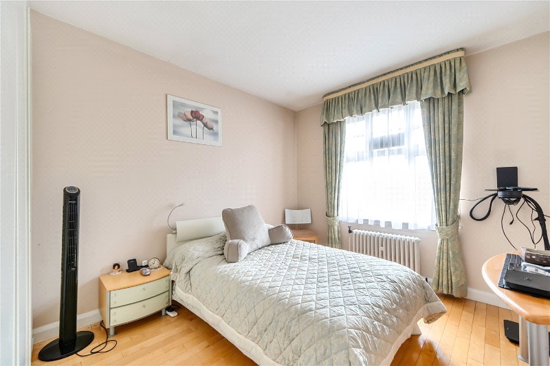 Haslemere Gardens, Finchley, London, N3