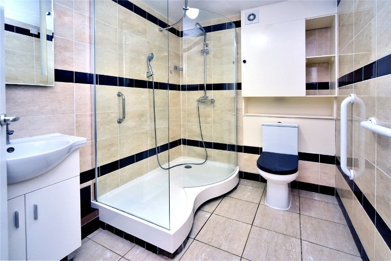 Woodmansterne Lane, Banstead, Surrey, SM7