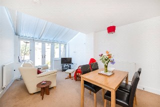 Hepdon Mews, London, SW17