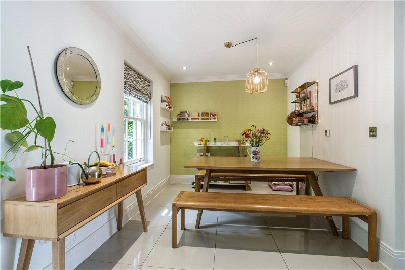Elizabeth Place, Winchester, Hampshire, SO22
