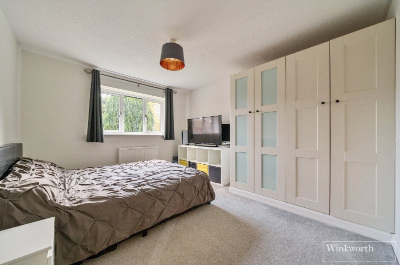 Weston Grove, Bagshot, Surrey, GU19