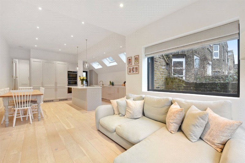 Bathurst Gardens, London, NW10