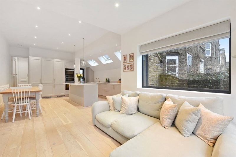 Bathurst Gardens, London, NW10