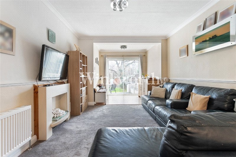 Empire Avenue, London, N18