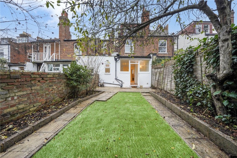 Rathcoole Avenue, London, N8