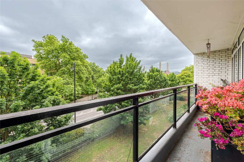 Churchill Gardens, London, SW1V