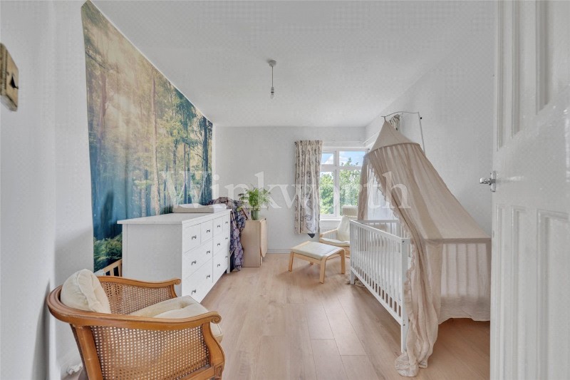 Ashbourne Avenue, London, NW11