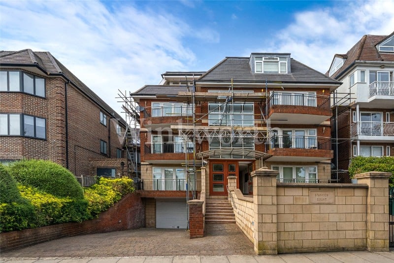 Queens Road, London, NW4