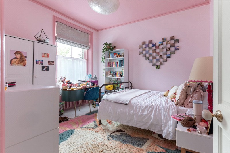 Bouverie Road, London, N16