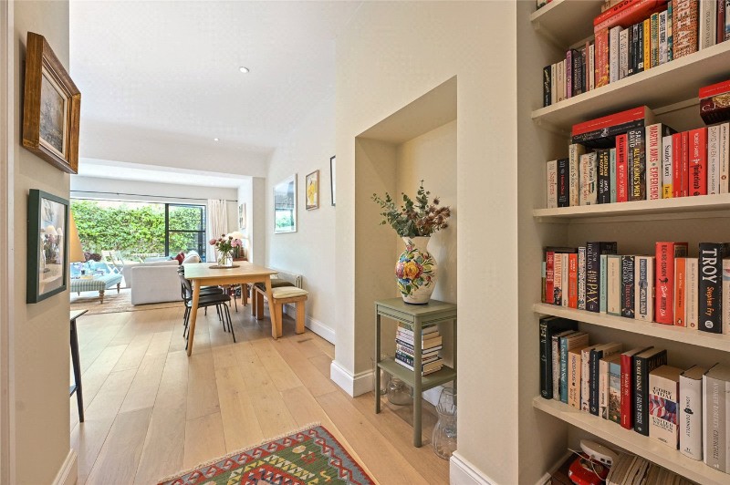 Davisville Road, London, W12