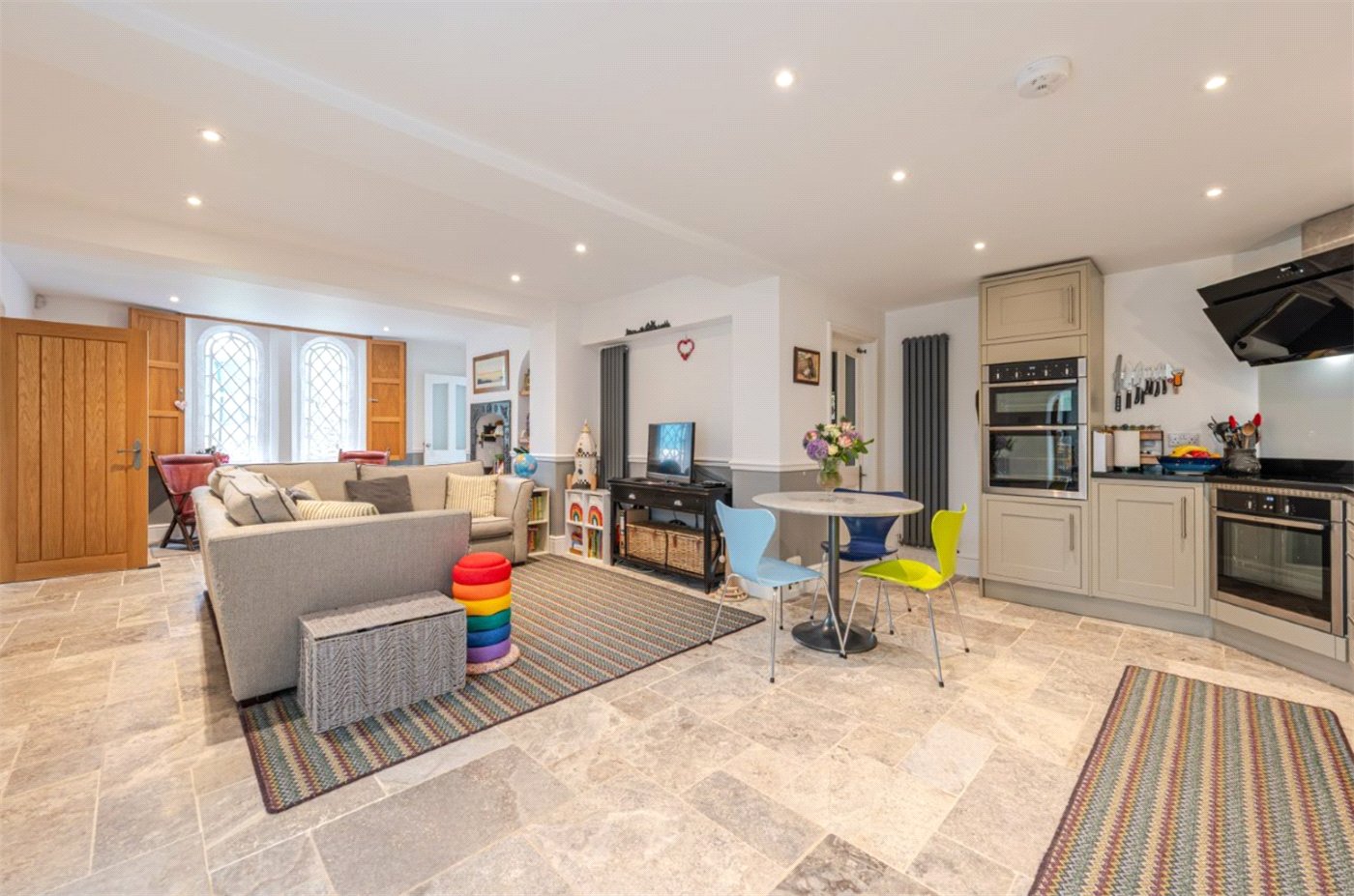 Kitchen & Living