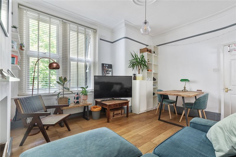 Knollys Road, London, SW16