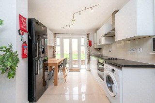Carlisle Avenue, London, W3